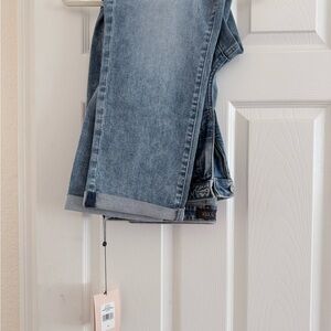 Light Wash Straight Leg Jeans - Light Blue